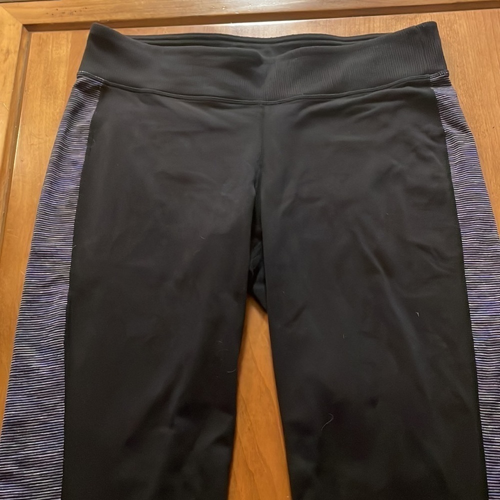 ATHLETA Crop Pants Size Large - Picture 2 of 7